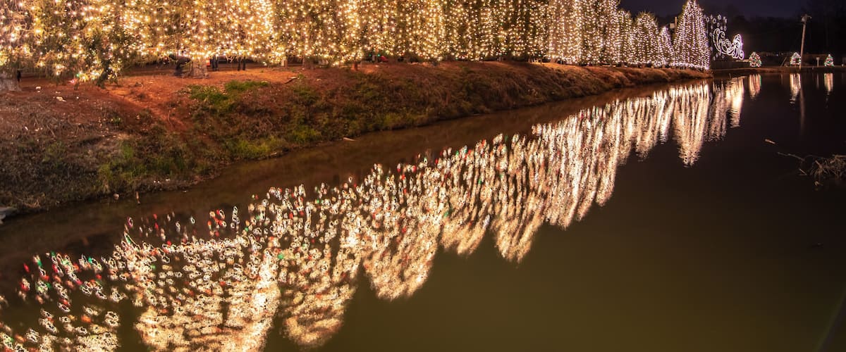 Outdoor christmas decorations at christmas town usa