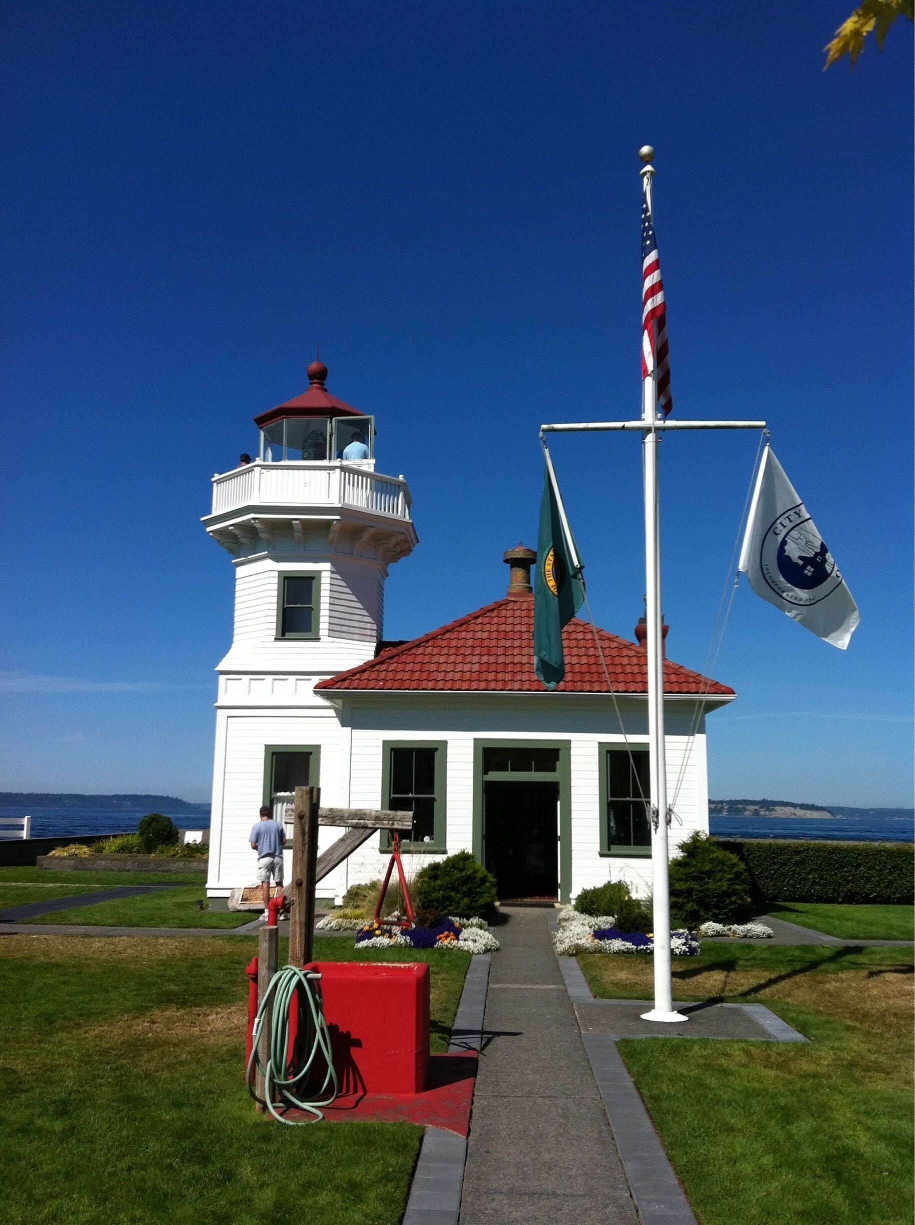 This is a lighthouse on the Washington coast in Mukilteo 