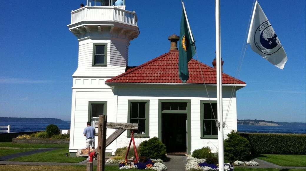 This is a lighthouse on the Washington coast in Mukilteo