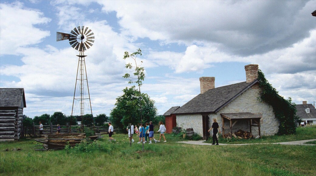 綠灣 其中包括 歷史建築 和 花園