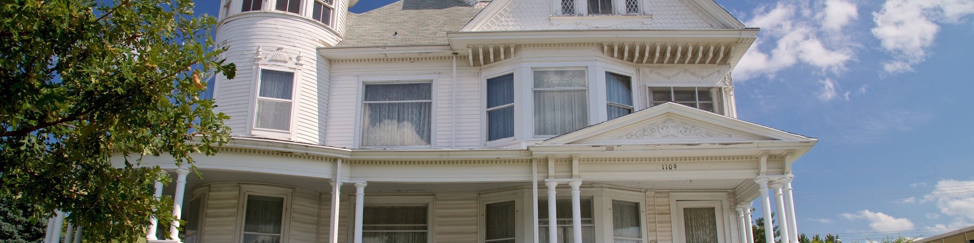 Grand Island que incluye una casa