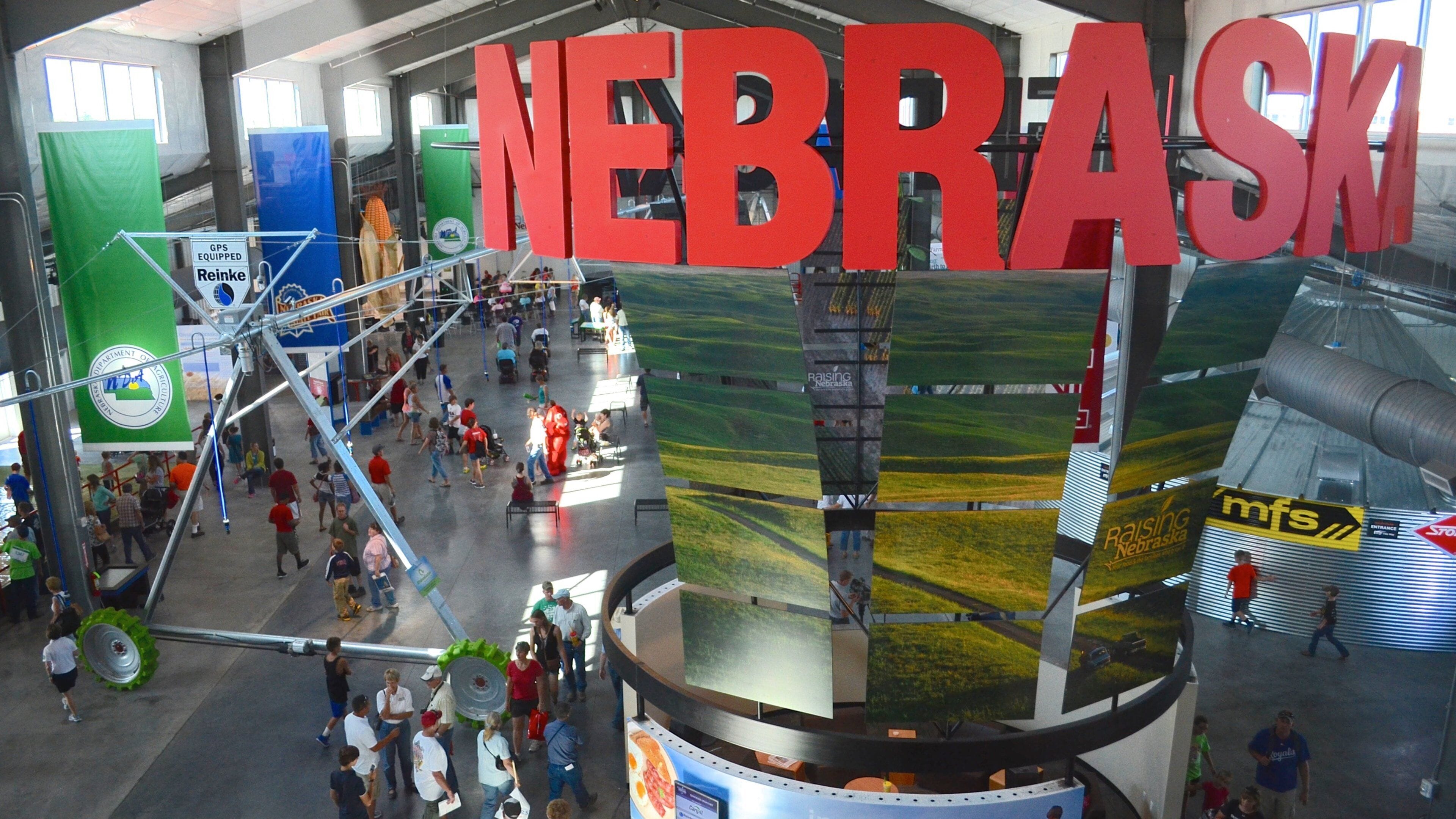 Grand Island che include vista interna