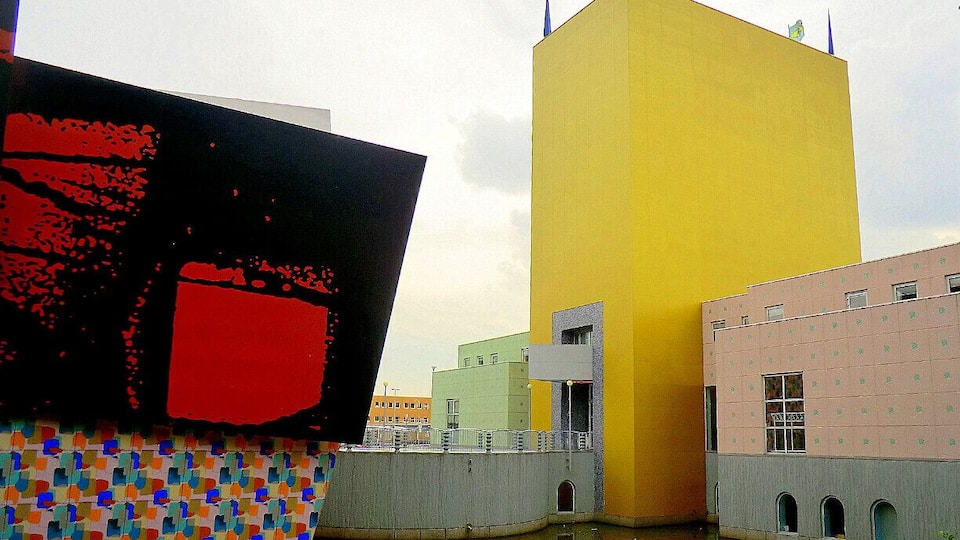 The #colorful pavilions of Groningen's Art museum were designed by different architects.
I went to Groningen last year to attend a great festival at the end of August, the Noorderzon performing arts festival (http://www.noorderzon.nl/en), with lots of free concerts and various artistic shows.