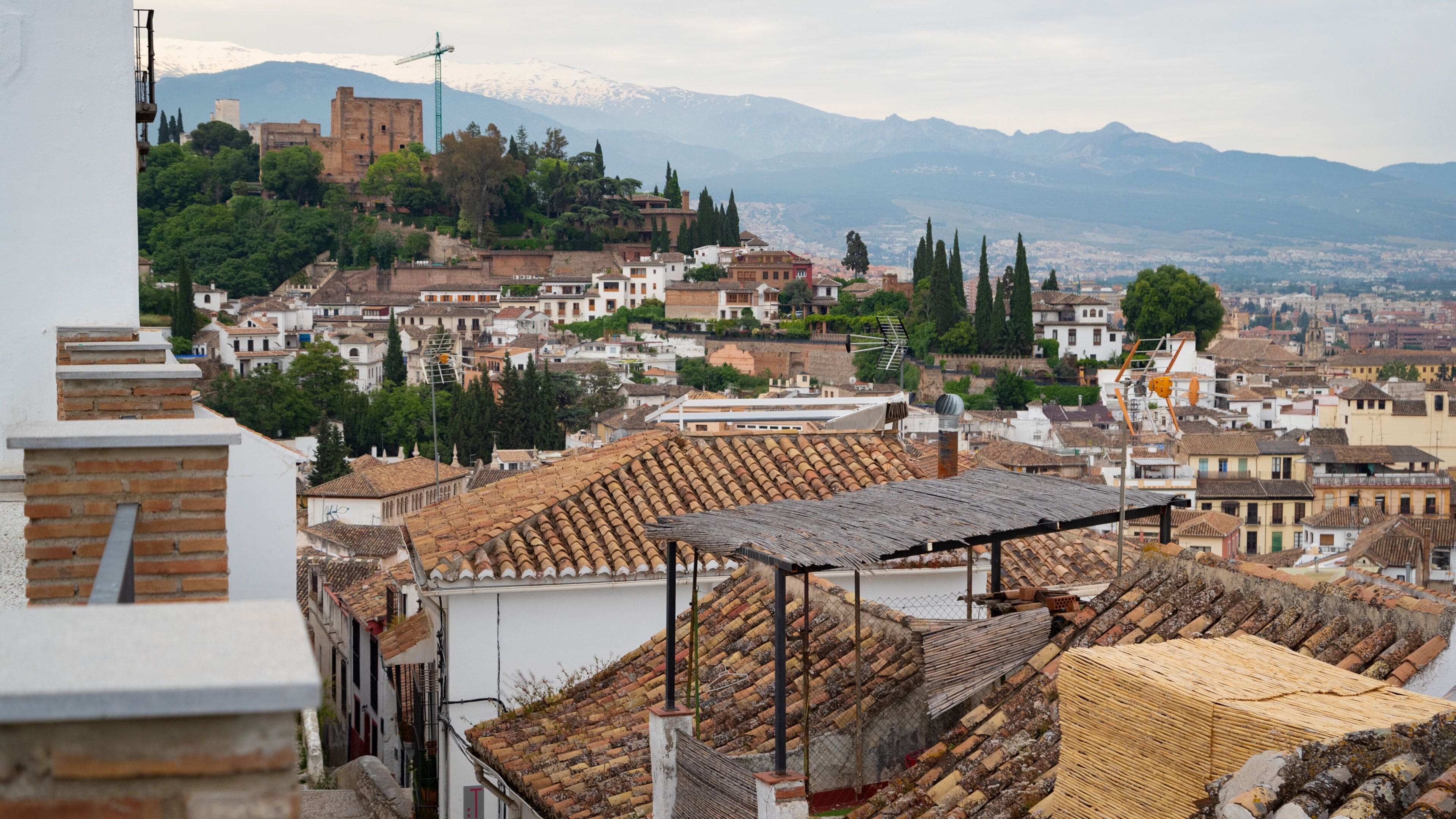 Granada showing a city and landscape views
