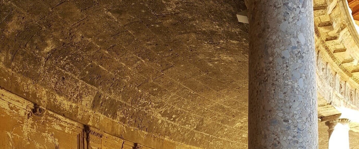 This open, circular, two leveled patio, is in the centre of the square palace.
-2017