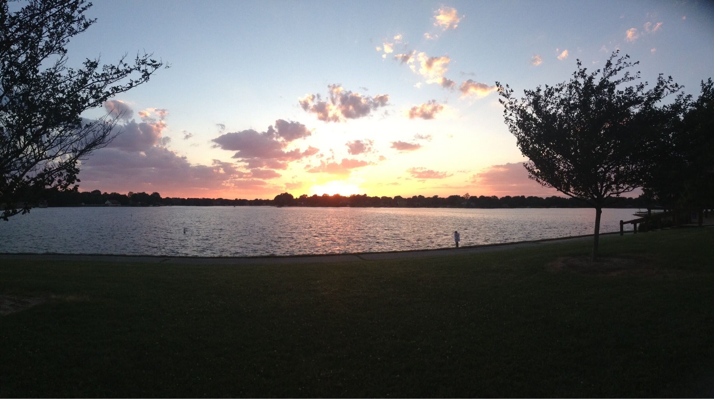 Great place to take a walk & let the kids play 