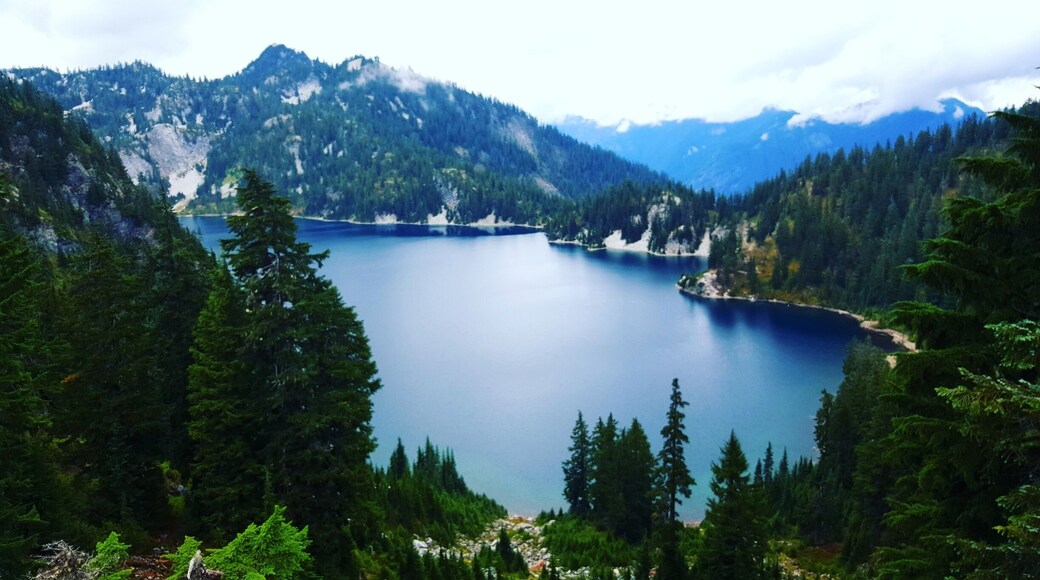 So gorgeous!! Rocky hike, chill air but so beautiful..#hiking