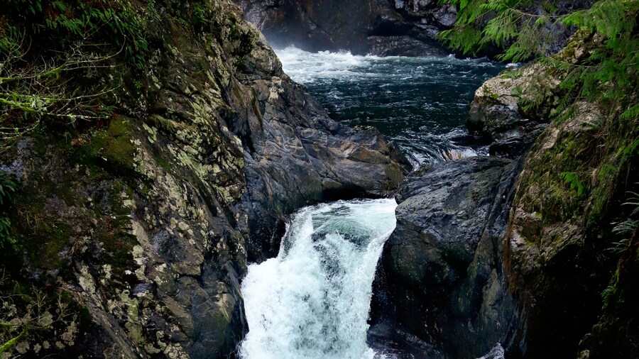 Twin Falls, a PNW favorite.