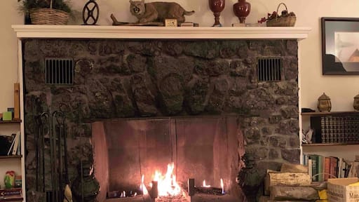 Garnet-laden mantelpiece at Highwinds at Barton mines #Adirondackpark #adirondacks #winterwonderland #snow #kidsfun #weekendgetaway #fireplaces #winterwonderland