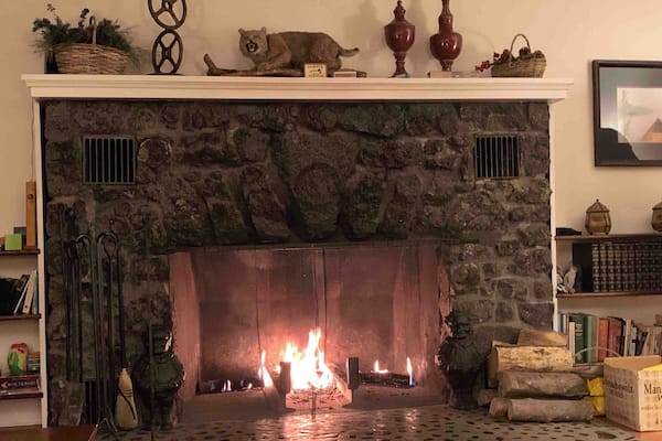 Garnet-laden mantelpiece at Highwinds at Barton mines #Adirondackpark #adirondacks #winterwonderland #snow #kidsfun #weekendgetaway #fireplaces #winterwonderland