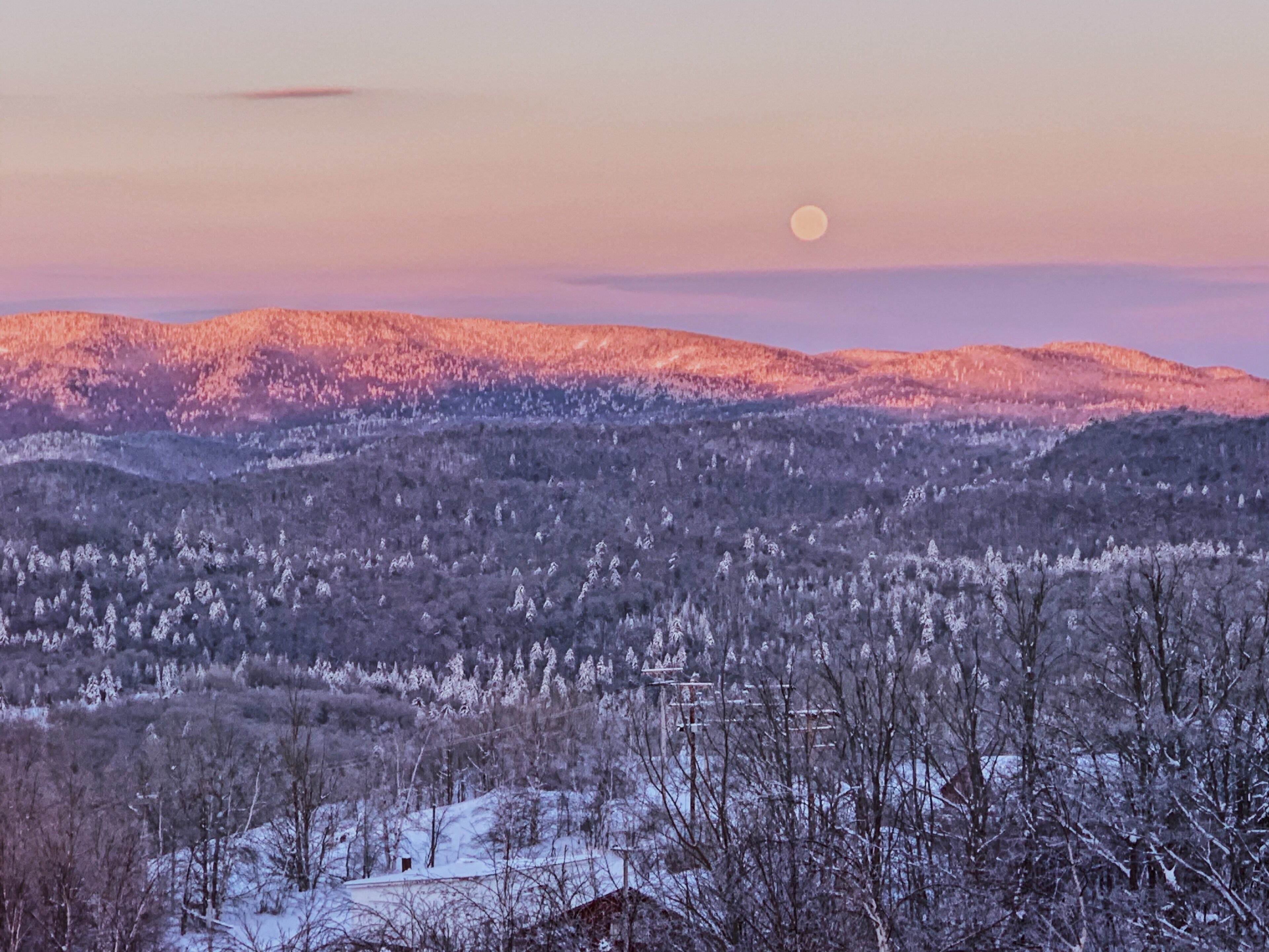 #Adirondack #sunrise with #supermoon in the sky! #snow #weekendgetaway #adirondackpark #trip #snowcountry