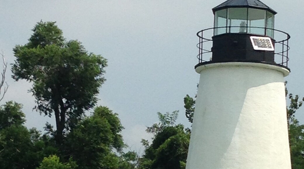Nice hike out to the lighthouse, beautiful when sun is going down.