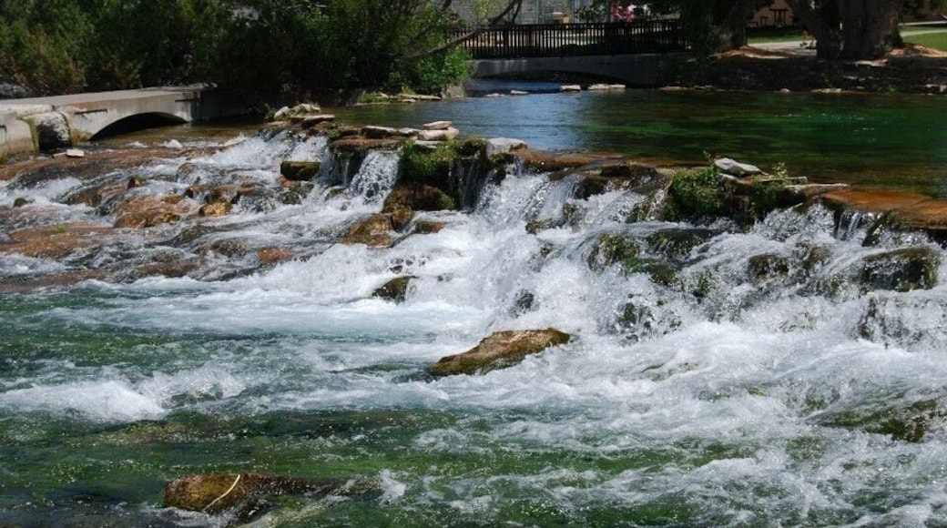 A natural spring along the Missouri River. The deep blues and greens of the spring are beautiful. #lifeatexpedia
