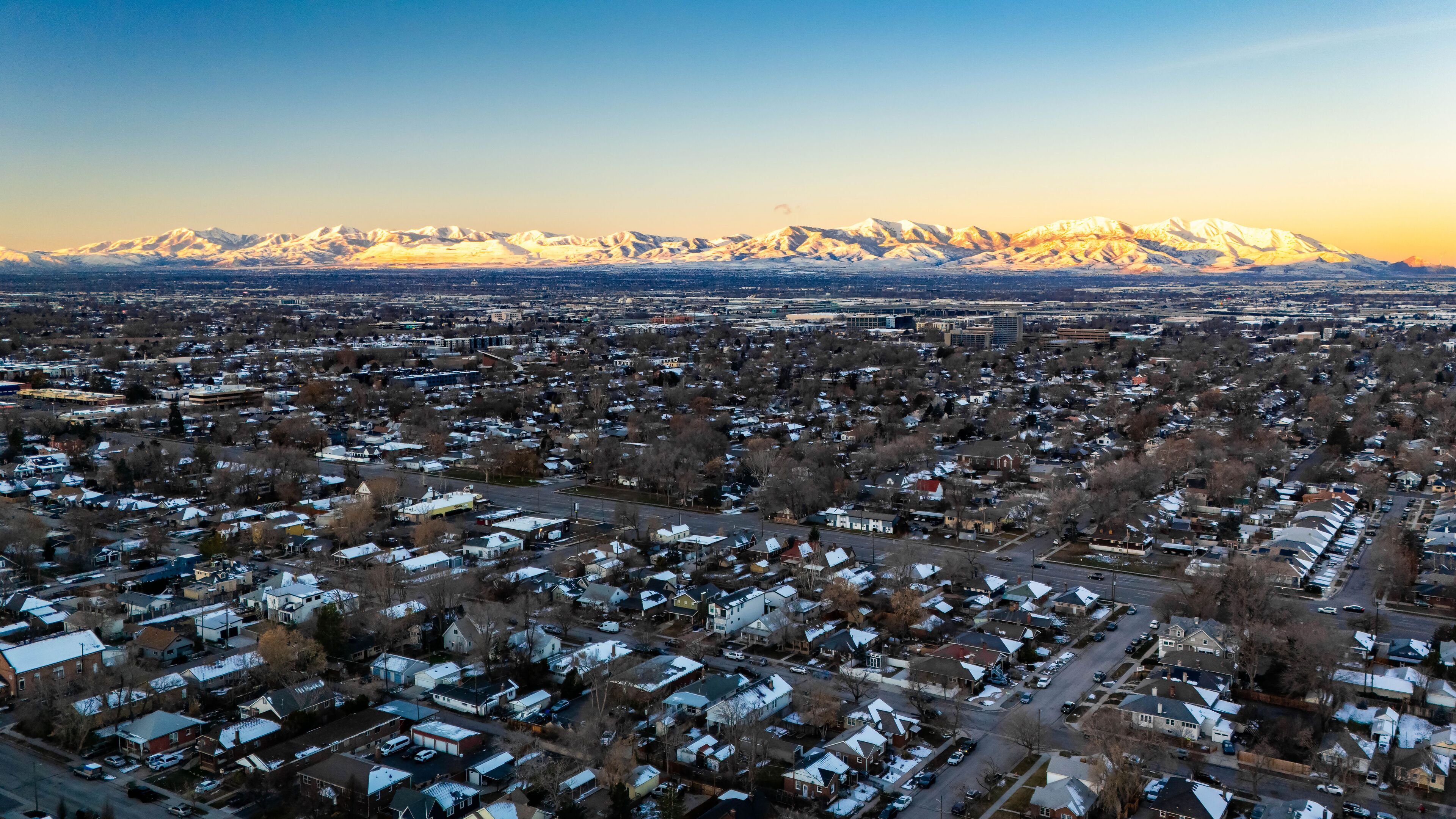 Scenic morning view of mountains range in Salt Lake city