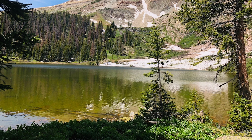 Short but steep hike - extra tough when you’re not used to the altitude! But the payoff of this gorgeous alpine lake at the top is worth it.