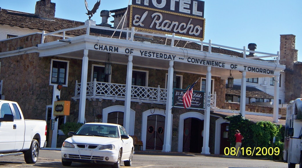 The El Rancho is an old hotel that a lot of celebrities stayed at when they were filming all the old Westerns back in the 50s and 60s.
All of the rooms are named after celebs and there are TONS of photographs hanging on the walls.
Definitely stay here if you have the chance.