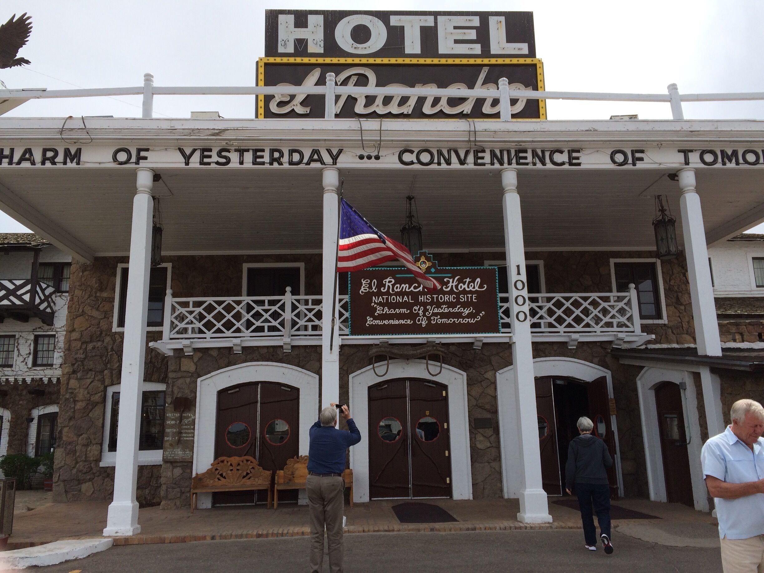 Great historic hotel with beautifully preserved lobby featuring many autographed pictures of celebs who've visited.