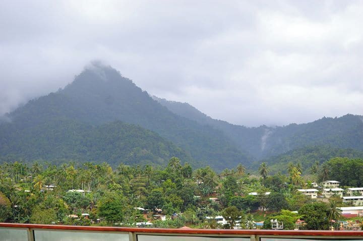 Alotau .  Simply amazing mountain range