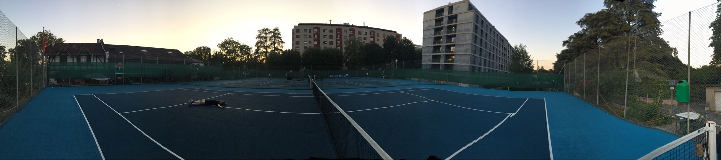 There’s a little bar right on these courts, they serve awesome fondue and are very nice people!