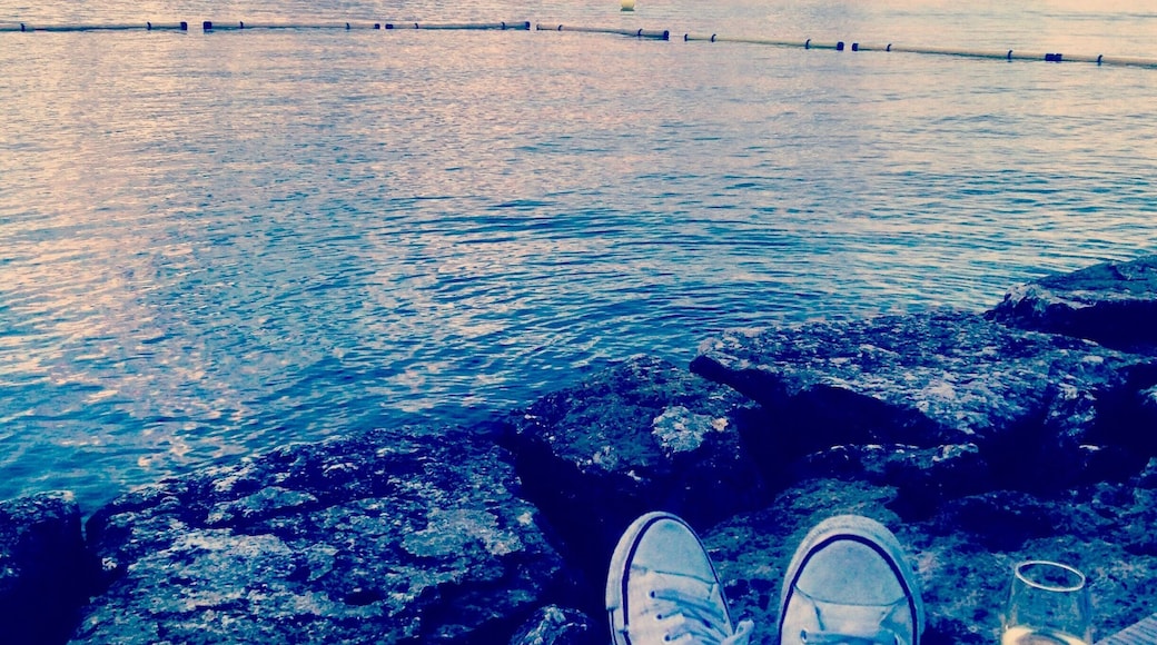 Geneva is ideally situated to explore the surrounding lake and countryside areas. There are countless smaller towns and villages within easy reach of the city just waiting to be discovered by adventurous day trippers #LifeAtExpedia