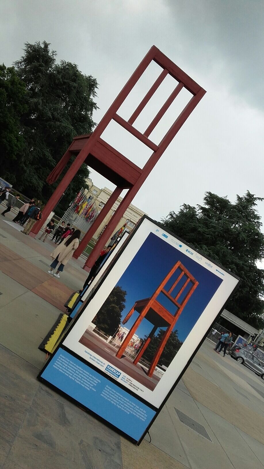 Broken Chair - UN place