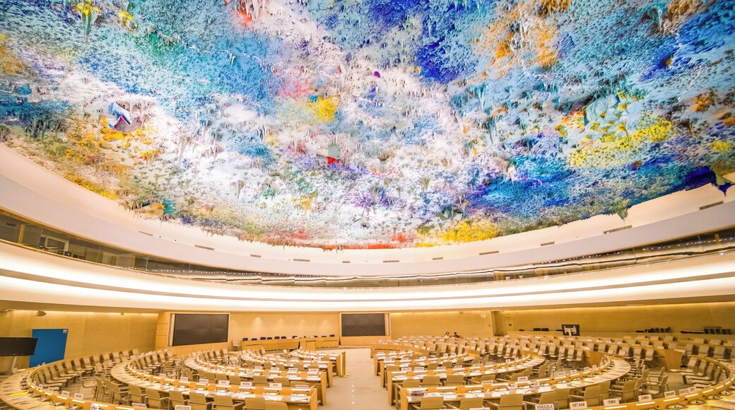 Guided tours allow you to see the inside of the huge offices and some of these beautifully decorated conference rooms