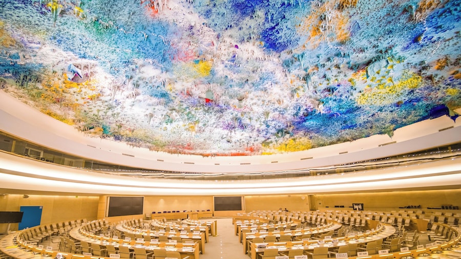 Guided tours allow you to see the inside of the huge offices and some of these beautifully decorated conference rooms