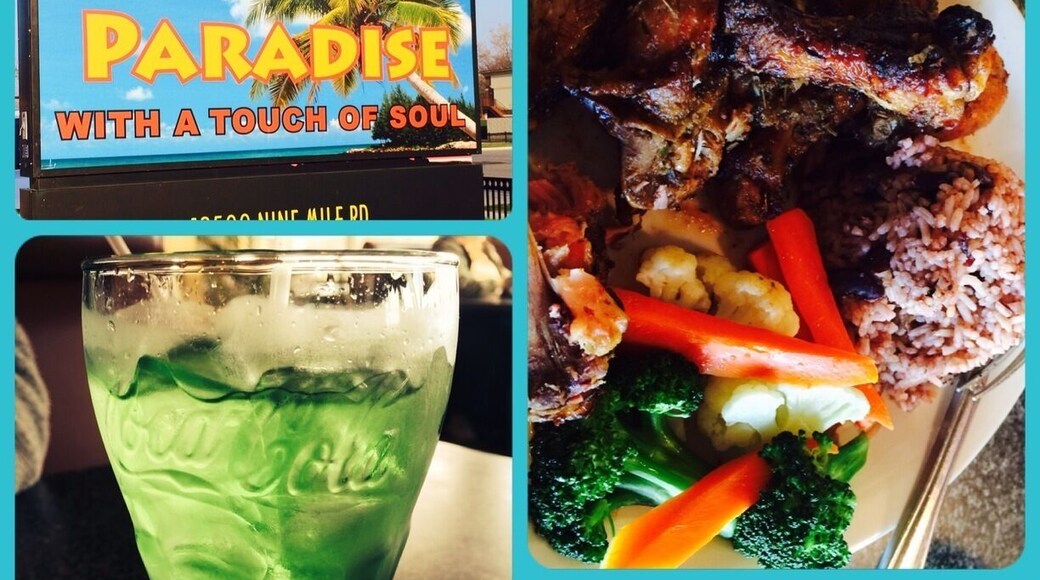 Yummy jerk chicken!! Fall off the bone and spicy without being too much ❤️❤️👍