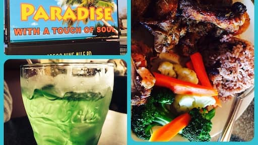 Yummy jerk chicken!! Fall off the bone and spicy without being too much ❤️❤️👍