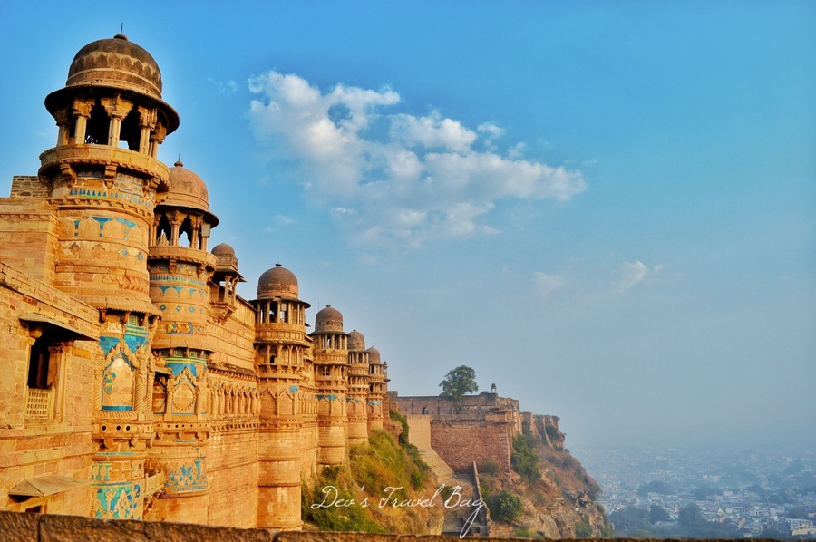 #DevsTravelBag From the holy soil of Sanchi, my destiny brings me to one of the most beautiful and biggest forts of India, the Gwalior fort.
Situated at the hills of Gwalior, this grand fort surely takes you back to the 15th century and simply leaves you speechless.
.
Let's explore some more about this beautiful place. Stay tuned. ------------------------ ----
.
.
.
.
.
.
.
.
#indiaclicks #yourshotphotographer #NGTDailyShot #Natgeotravel #sidthewanderer #Beautifuldestinations #LonelyPlanetIndia #indiaclicks #theweekoninstagram #indiapictures #storiesofindia
#IncredibleIndia #_soi #igramming_india #indiatravel #travelrealindia #Lifewelltravelled #travelbug #traveladdict #travellife #travels #travelgram #instatravel #instatraveling #instapassport #travelblog #travelblogger #passionpassport #ilovetravel
#Mponmymind #Magnificentmp
#Troveontuesday #troveron #GoldenHour #Lifeatexpedia