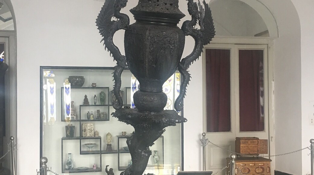 Beautiful decorative very big show piece displayed at palace