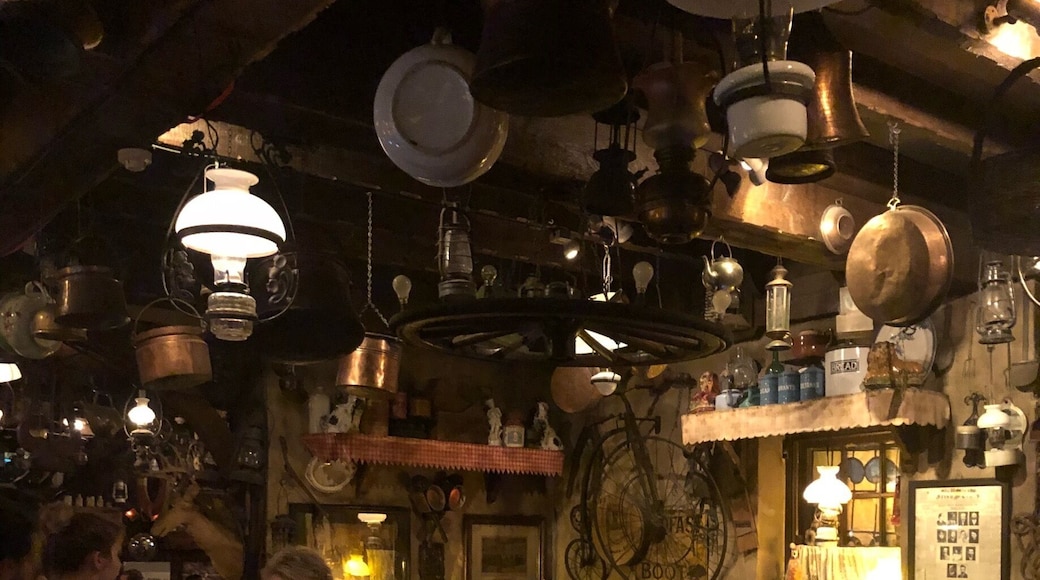 This pub was absolutely amazing. From the many trinkets hang from and I the walk to the live music being played. Nothing compares to the atmosphere of this pub. Check it out if your in Salthill.