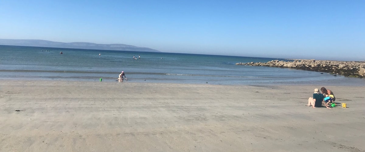 Beautiful beach- ideal for children.  Clean amenities. Scenic area