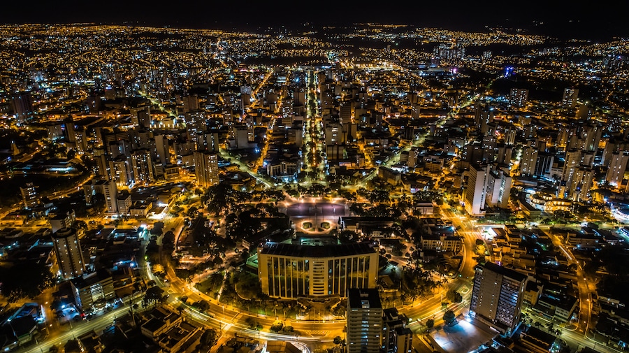Praça Cívica e Palácio Pedro Ludovico Teixeira - Goiânia, Go - Brasil
Civic Square and Pedro Ludovico Teixeira Palace - Goiânia, Go - Brazil