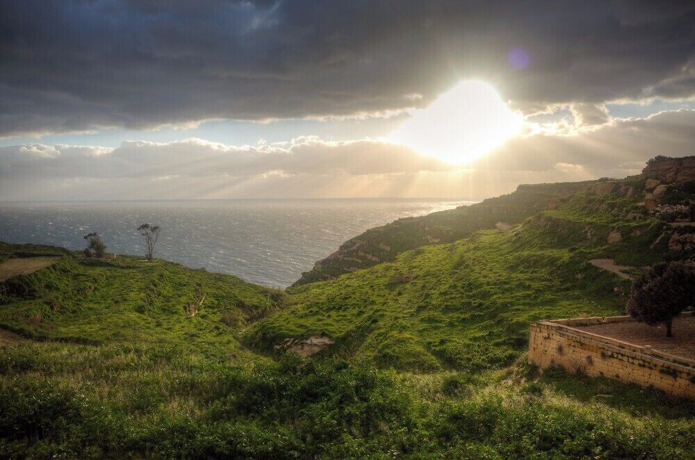 A short break of sun during a rainy winter hike on the Maltese Island of Gonzo.

#BVStrove