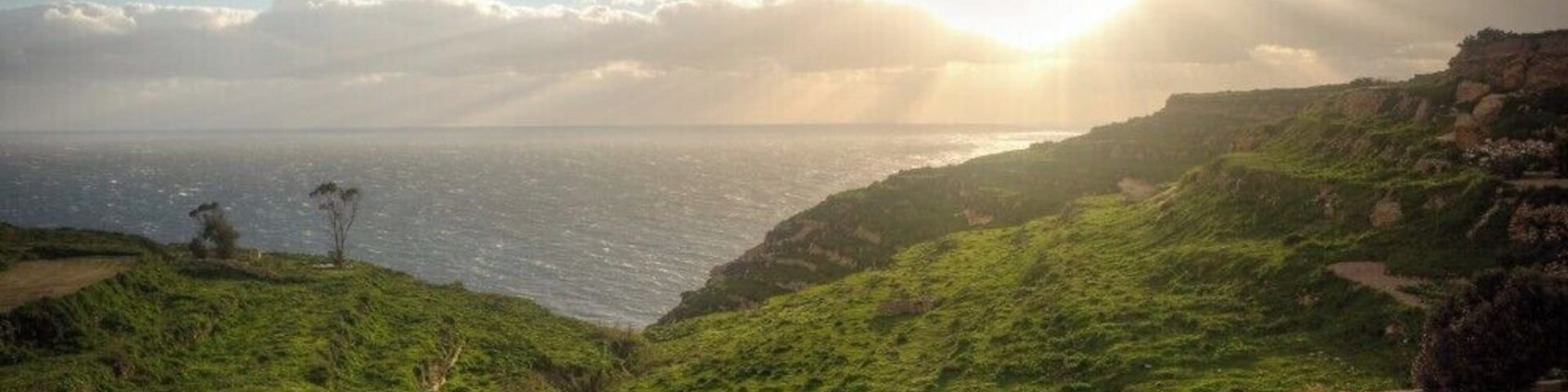 A short break of sun during a rainy winter hike on the Maltese Island of Gonzo.
#BVStrove