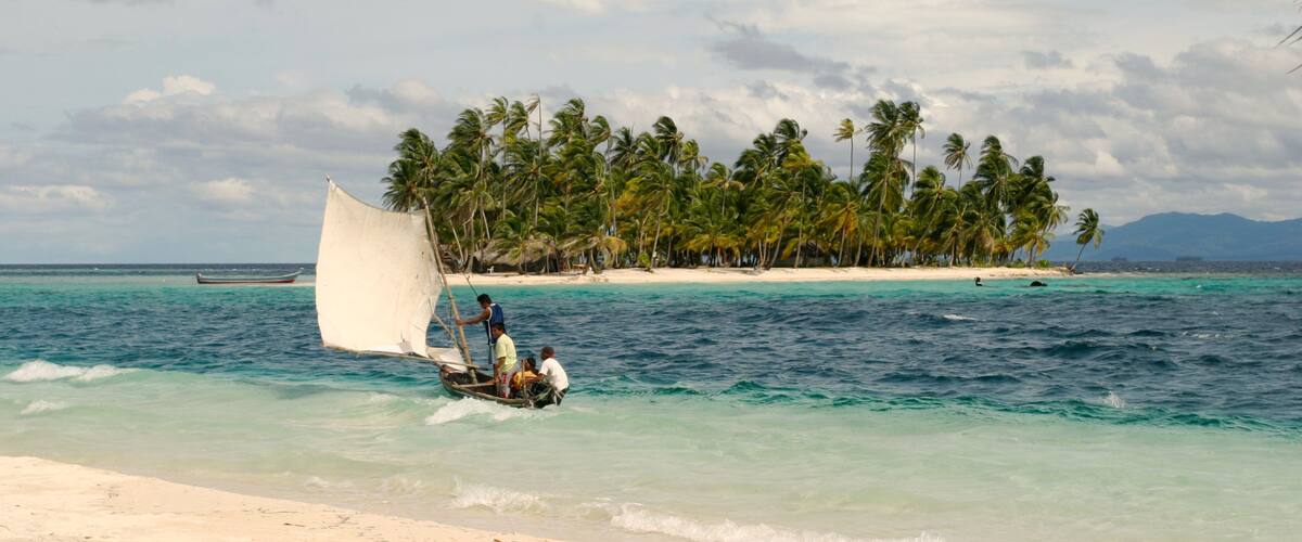 Panamá ofreciendo navegación, escenas tropicales y vistas de una isla