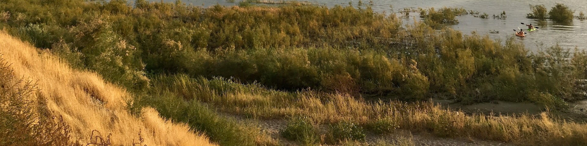 Utah Lake. So many people live right on its edge, yet it hardly gets any attention. #trovember