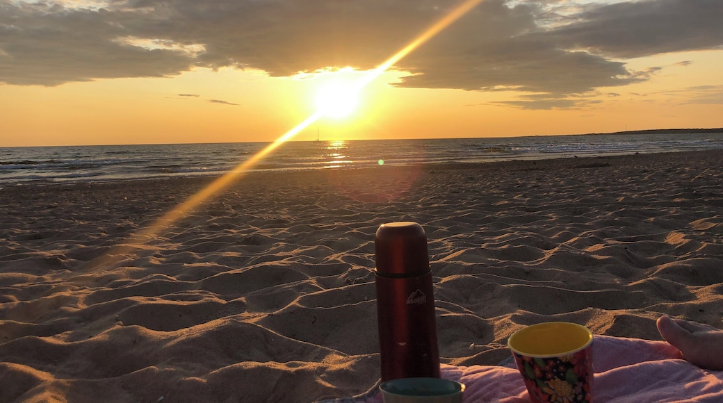 Just one of those amazing summer evenings watching the sun going down at the beach.
(No filters used)