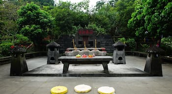 An old praying place before accessing to the vulcan hole. A mystic atmosphere there...