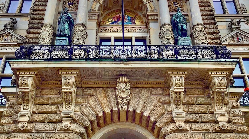 Astonishing architecture design by a group of seven architects (seat of local government)