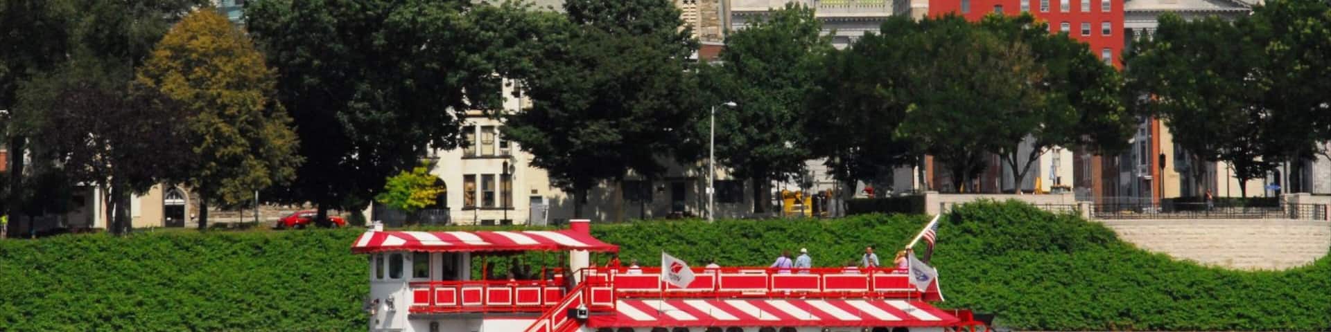 Harrisburg mostrando fiume o ruscello, crociera e architettura d\'epoca