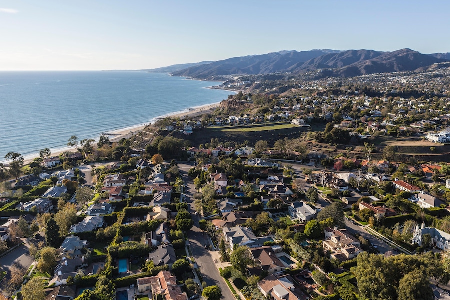 HG77MM Pacific Palisades ocean view community in Los Angeles California.