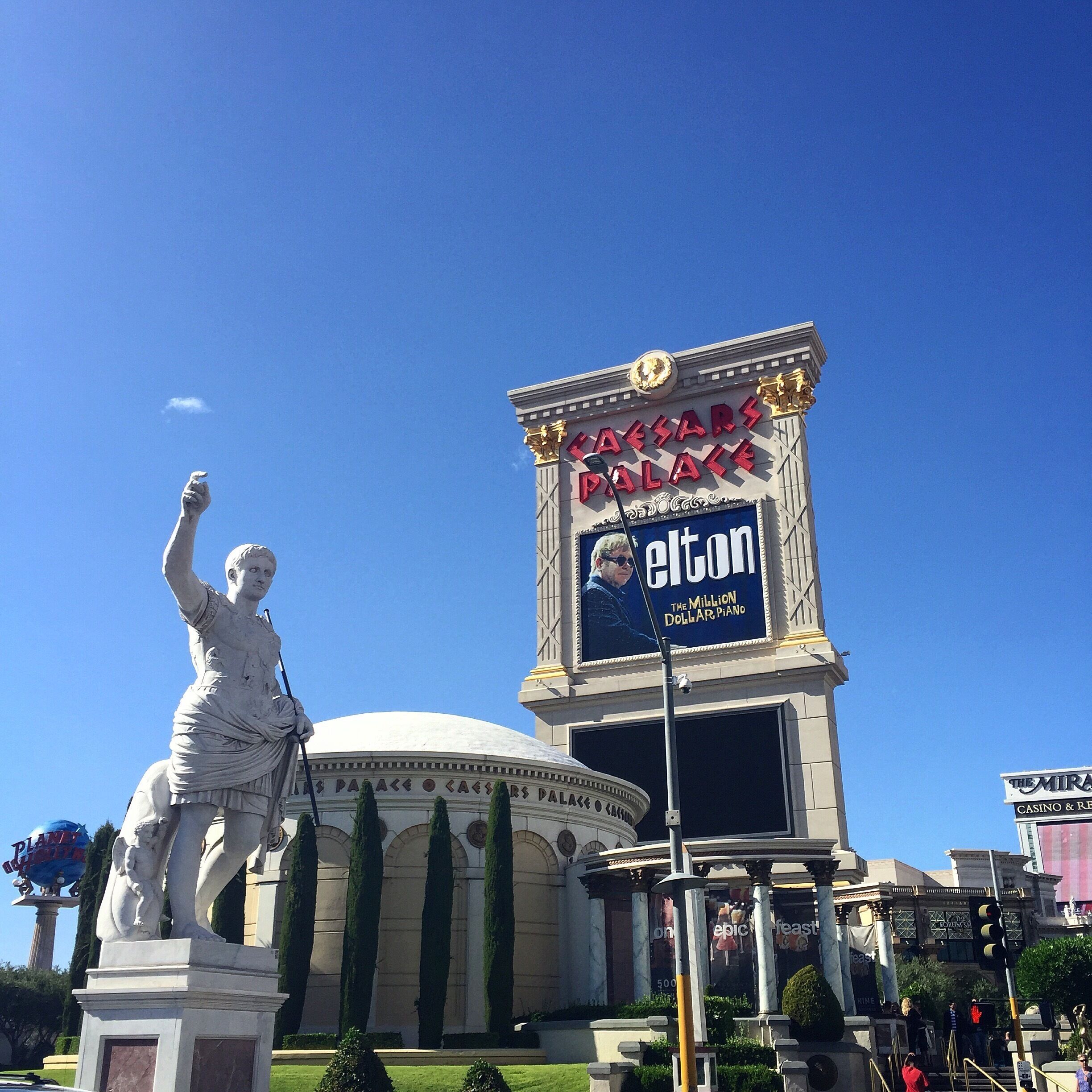 Last April I watched Elton John at Caesar's Palace with the show "The Million Dollar Piano". 
One of The best shows of my life.
Unforgettable!
#LasVegas #Blue