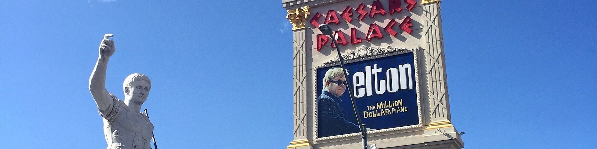 Last April I watched Elton John at Caesar's Palace with the show "The Million Dollar Piano".
One of The best shows of my life.
Unforgettable!
#LasVegas #Blue