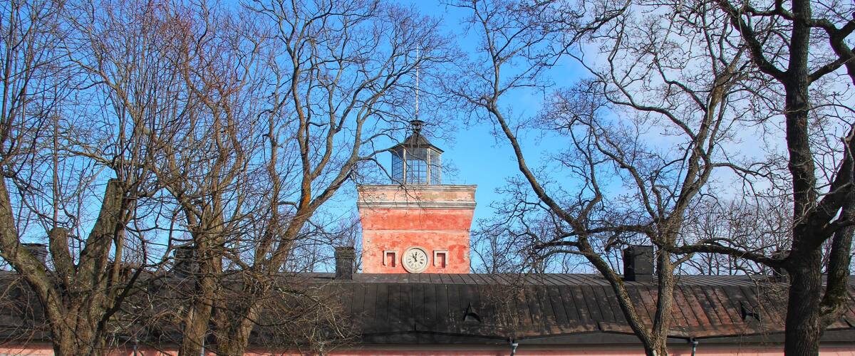 When I booked my flights out to Helsinki, one of the places I was most excited about visiting wasn’t actually in the city itself; it was 20 minutes away. By boat.
Built during the Swedish era (1748-1808) as a maritime fortress and a base for the archipelago fleet, Suomenlinna (formerly known as ‘Sveaborg,’ or Viapori’ in Finnish) is Helsinki’s 18th century sea fortress.
Not only is Suomenlinna unusual in the shape of its construction but also in the fact that it has defended three different sovereign states since its initial construction. During the Russo-Swedish war in 1808, the fortress fell to the Russians and remained under the rule of the Russian Imperial Government for 90 years. Ownership then passed to the Finnish government in 1918 and it was at that point that its name was changed from ‘Viapori’ to ‘Suomenlinna’ – meaning ‘Castle of Finland’ – to reflect the country’s independence.
Nowadays it's one of the most popular tourist attractions in Finland and also one of the most popular day trips from Helsinki.
#history