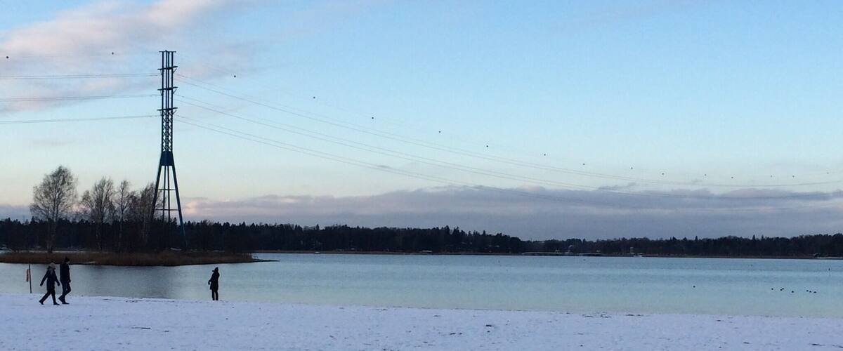 The snowy beach in the Finnish Winter!! #snowtrove