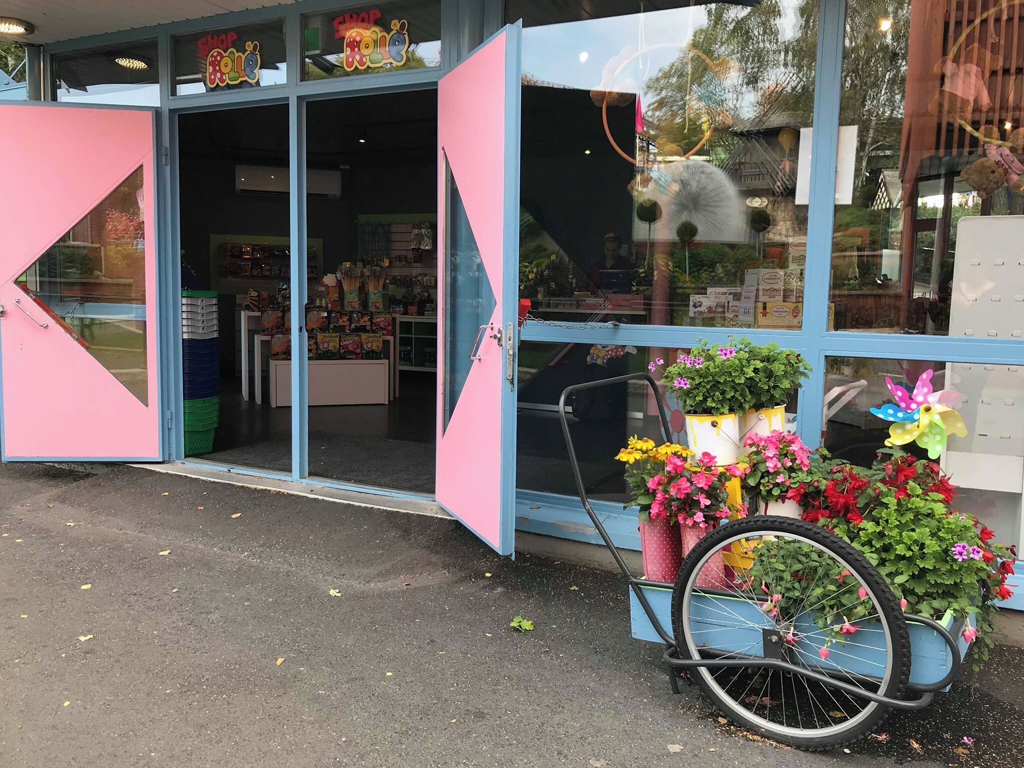 This town is for happy people, go to this amusement park in the morning to enjoy the sun and stay until night to enjoy the lights. 
Helsinki - Finland
#LifeAtExpedia