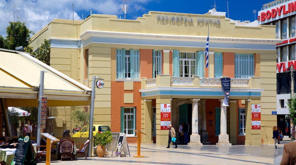 Héraklion mettant en vedette scènes de rue