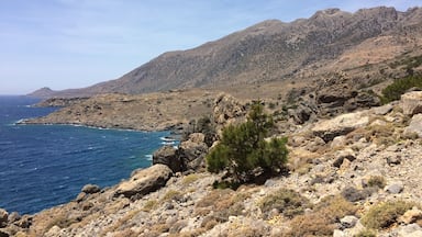 Plusieurs randonnées à faire à partir de ce village. Attention! Route horrible pour s'y rendre...mieux avec un véhicule équipé!!
